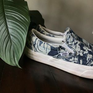🌀🌀🌀Vans slip on floral denim size 7.5🌀🌀🌀